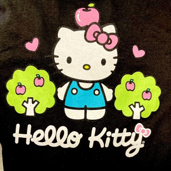 Hello Kitty pink apple’s trees & hearts  kawaii black T-shirt - Picture 2 of 5